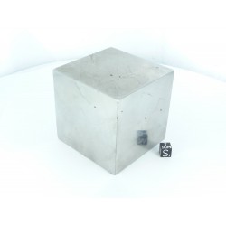 Muonionalusta Meteorite Cube