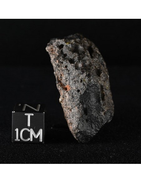Oued Namous 001 – Angrite Meteorite (27.09 g)
