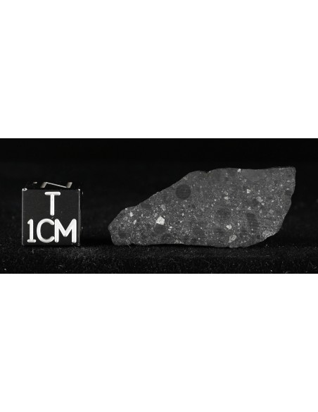 NWA 7533 “Black Beauty” – Complete Martian Breccia End Cut 1.161 g