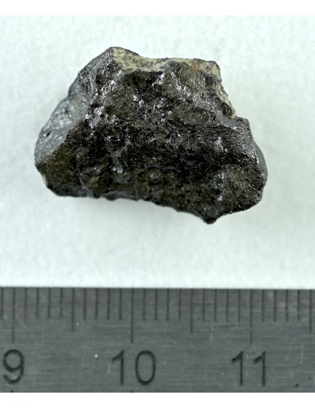 Tissint Martian Meteorite 1.993 g – Oriented with Flow Lines | meteori