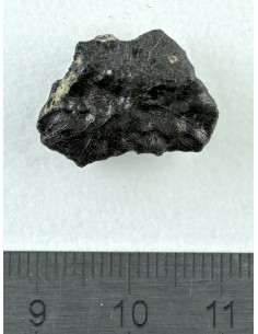 Tissint Martian Meteorite 1.993 g – Oriented with Flow Lines | meteori