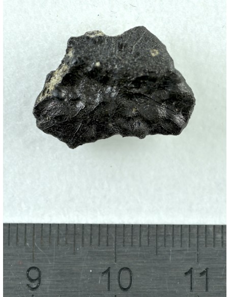 Tissint Martian Meteorite 1.993 g – Oriented with Flow Lines | meteori