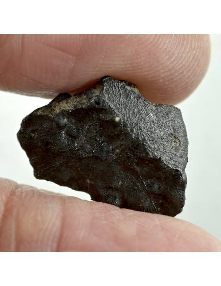 Tissint Martian Meteorite 1.993 g – Oriented with Flow Lines | meteori