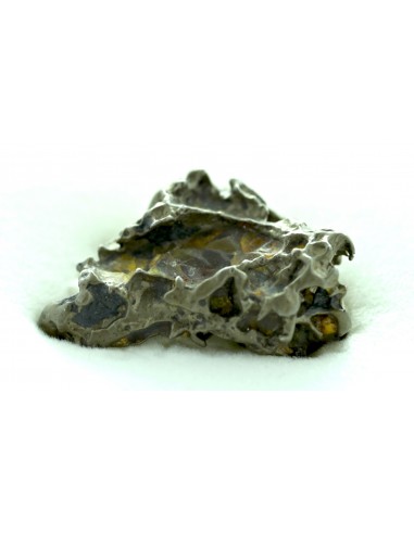 Golden Pallasite 16.67 g – Small Sculptural Meteorite with Olivine Cav