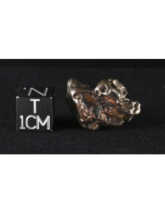 Golden Pallasite 8.75 g – Compact Meteorite with Iron Matrix & Olivine 2