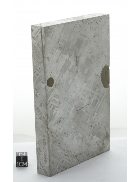 Cape York Meteorite Slice 1133 g | Thick Slice Widmanstätten Pattern